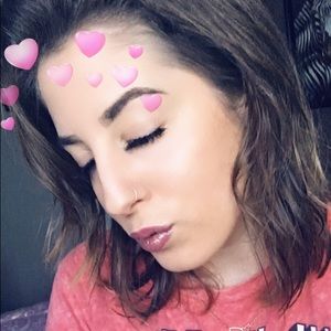 Meet your Posher, Harmony